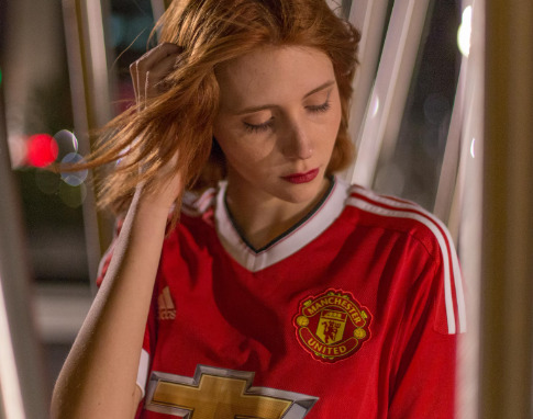 Retro pruhy vs. moderní trendy Analýza dresů Manchesteru United 202324
